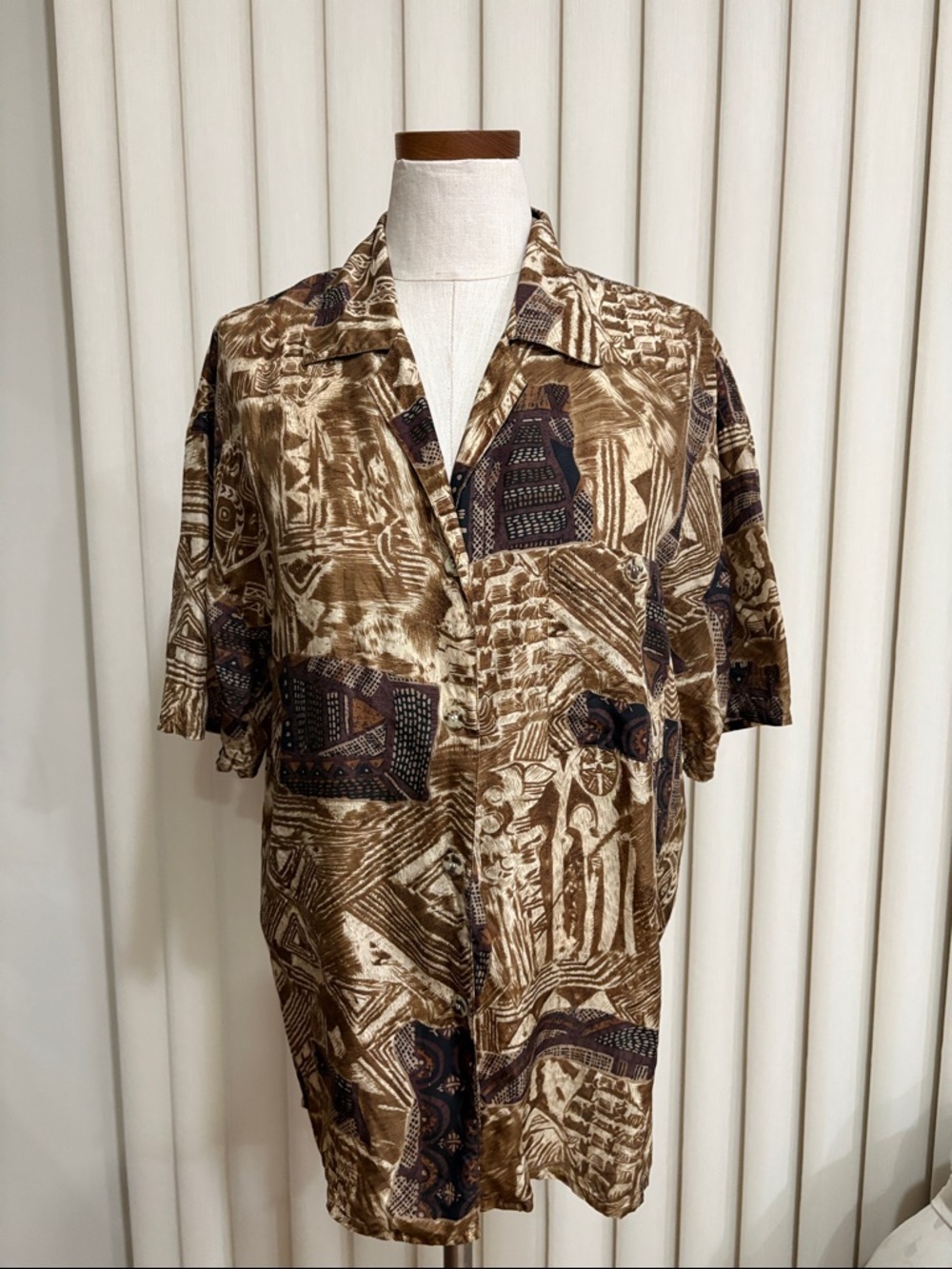 Vintage women washable Silk button up collared shirt brown tones short sleeve M